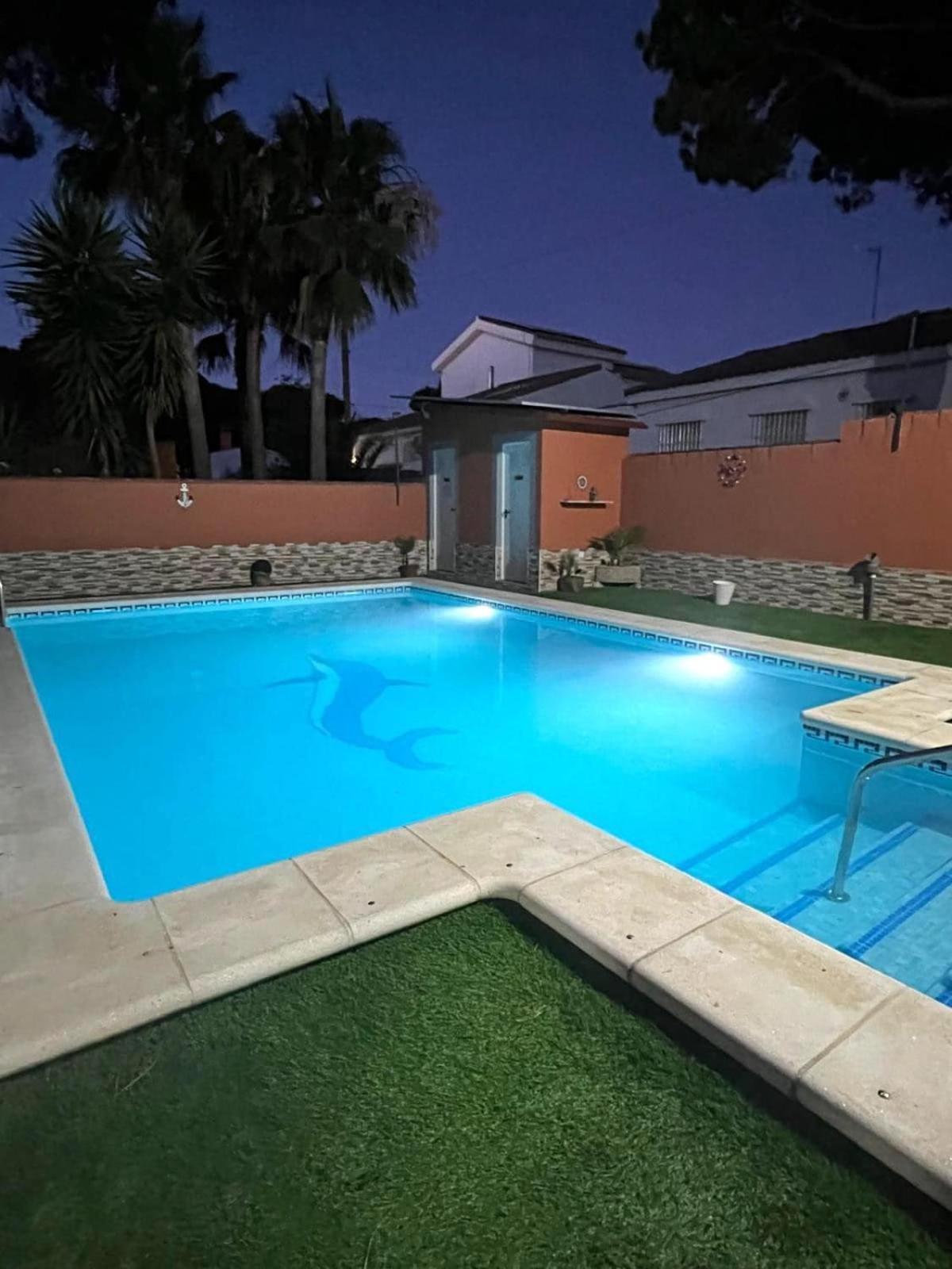 Chalet Los Pinos Con Piscina Privada Novo Sancti Petri Ngoại thất bức ảnh